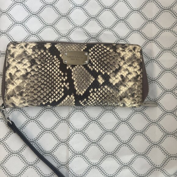 Michael Kors Gray Embossed Snakeskin Tote Handbag Purse Matching Wallet - Picture 6 of 9